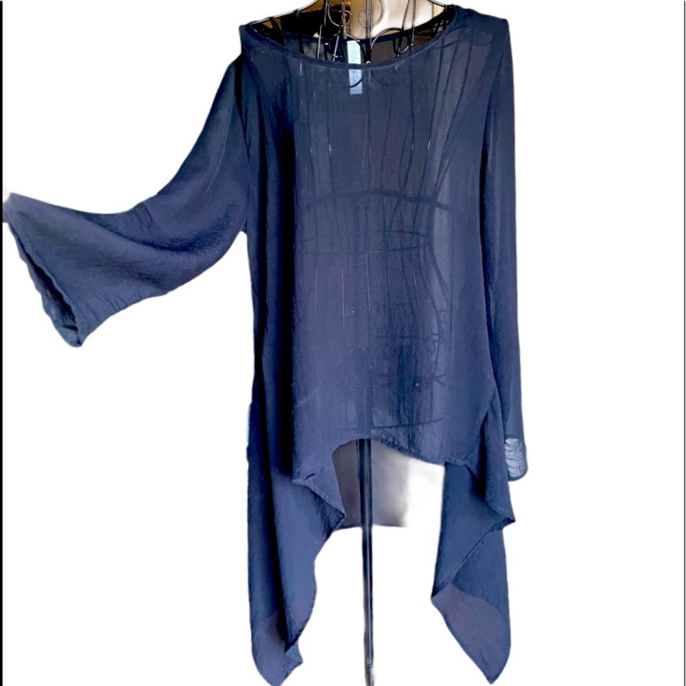 Lovely Day Handkerchief Hem Blouse